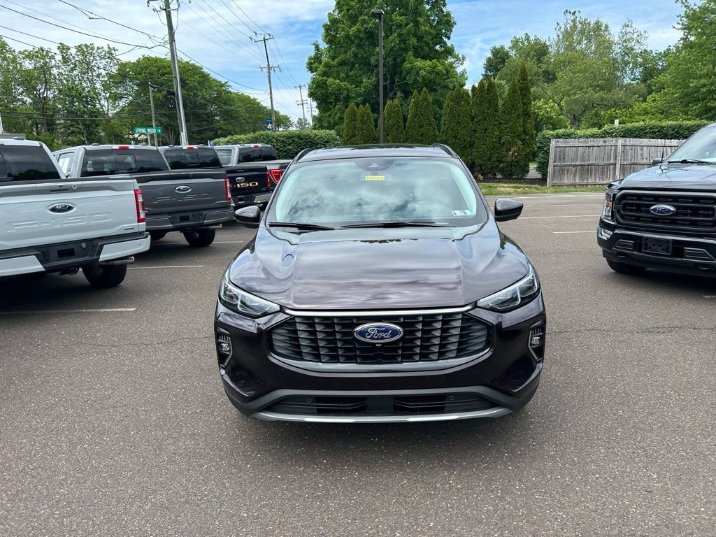 Certified 2023 Ford Escape Platinum AWD/4WD image 2