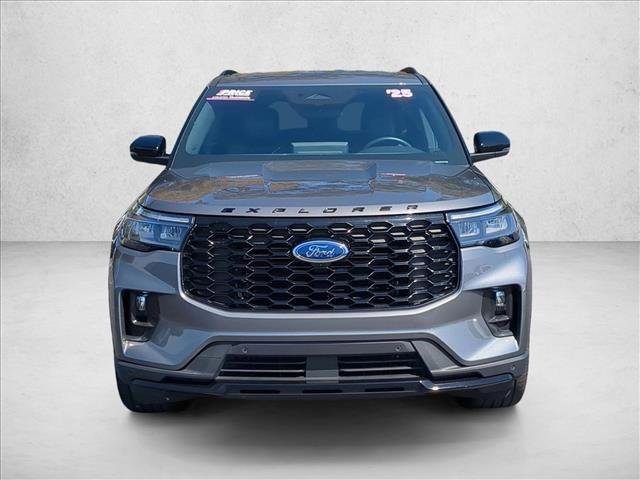 Certified 2025 Ford Explorer ST-Line w/ ST-Line Street Pack image 2