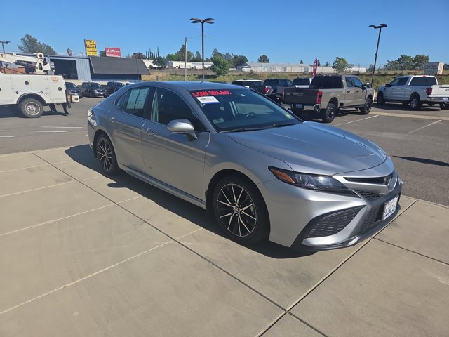 Used 2023 Toyota Camry SE w/ Convenience Package FWD image 7