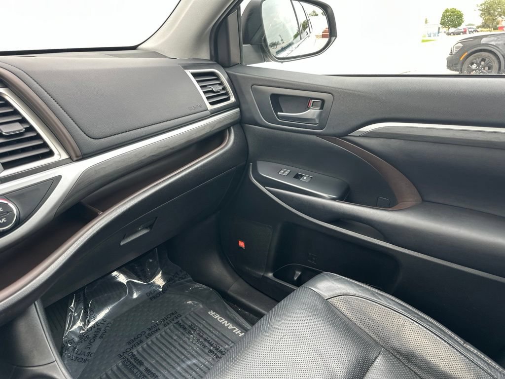 Used 2019 Toyota Highlander Limited AWD/4WD image 46