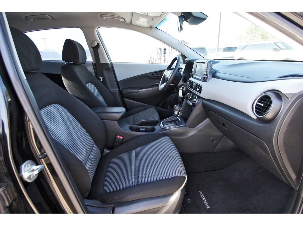 Used 2020 Hyundai Kona SE image 27