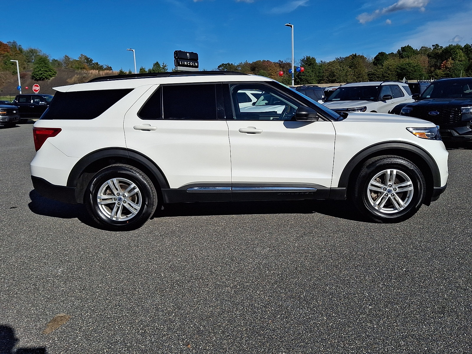 Certified 2023 Ford Explorer XLT AWD/4WD image 8