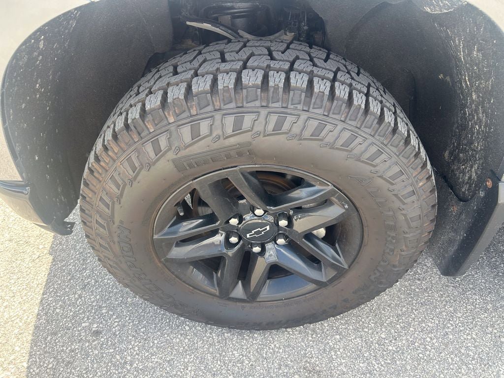 Used 2022 Chevrolet Silverado 1500 LT Trail Boss w/ LPO, Dark Essentials Package AWD/4WD image 32
