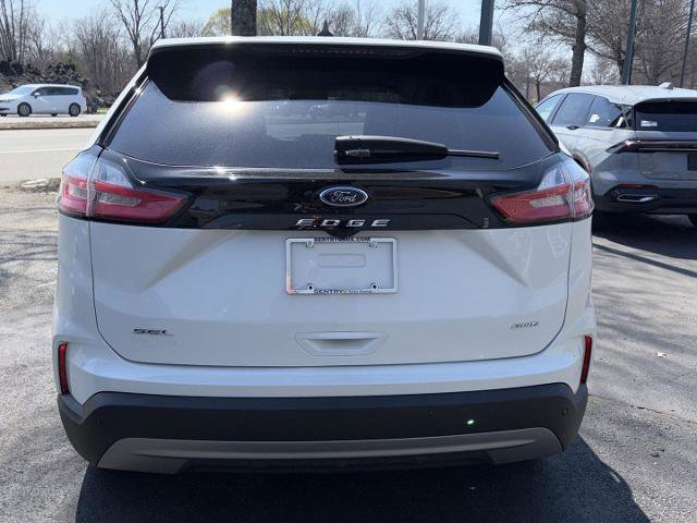 Certified 2022 Ford Edge SEL w/ Convenience Package AWD/4WD image 4