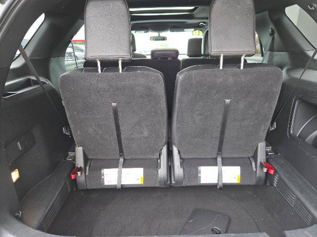 Certified 2018 Ford Explorer XLT w/ Equipment Group 202A AWD/4WD image 8