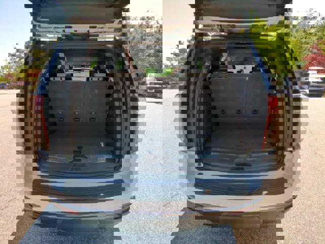 Used 2022 Chevrolet Tahoe Z71 w/ Z71 Off-Road Package image 32