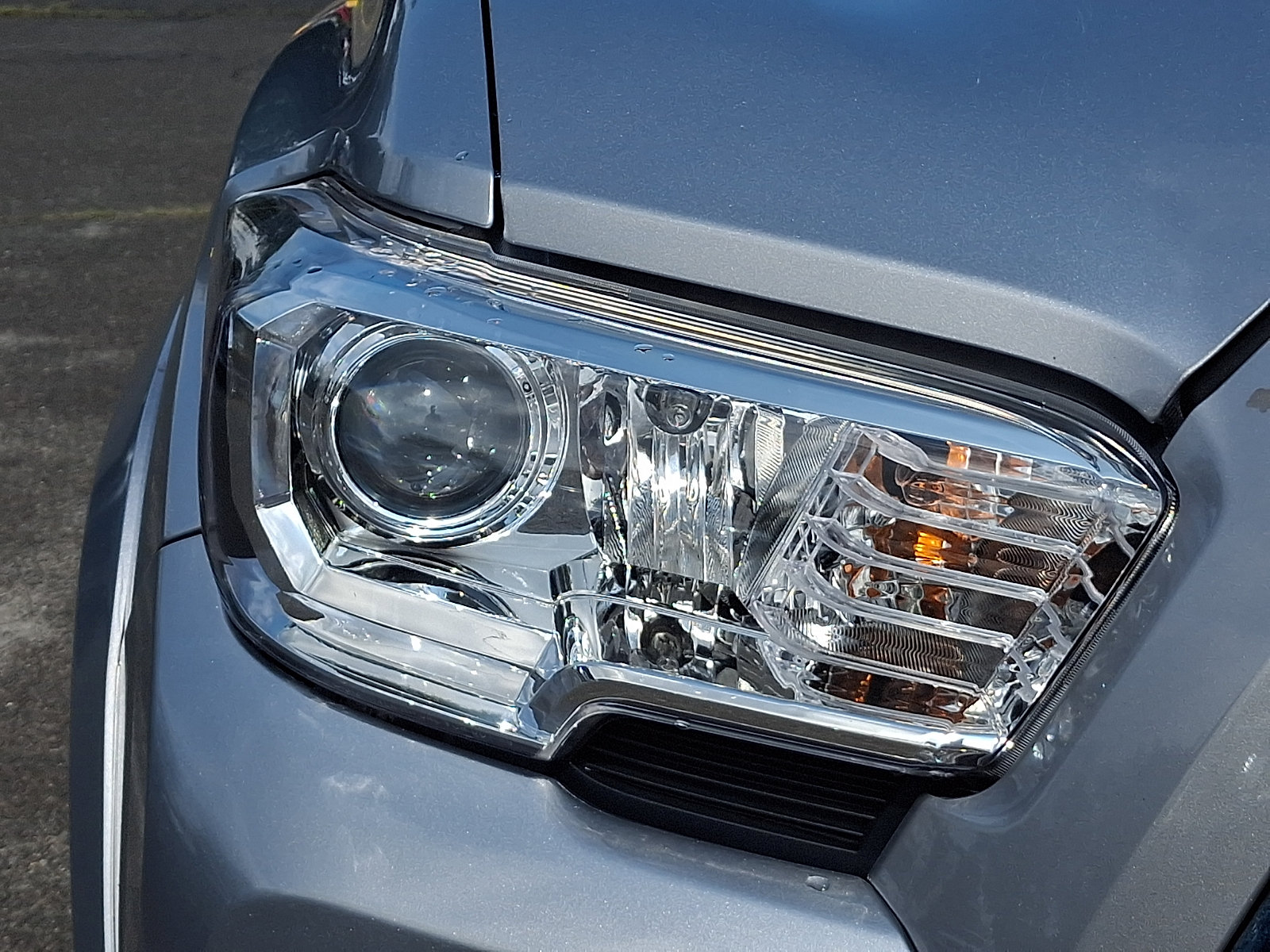 Used 2021 Toyota Tacoma SR5 AWD/4WD image 10