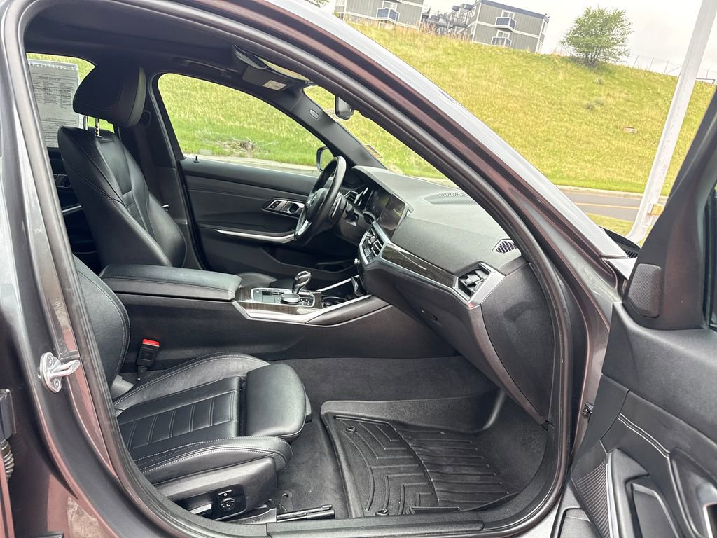 Used 2019 BMW 330i xDrive Sedan w/ Premium Package AWD/4WD image 28
