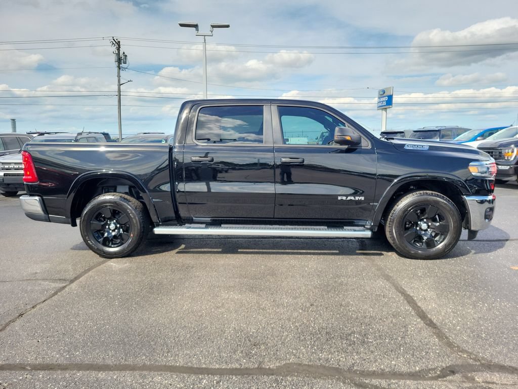 Used 2025 RAM 1500 Big Horn AWD/4WD image 3