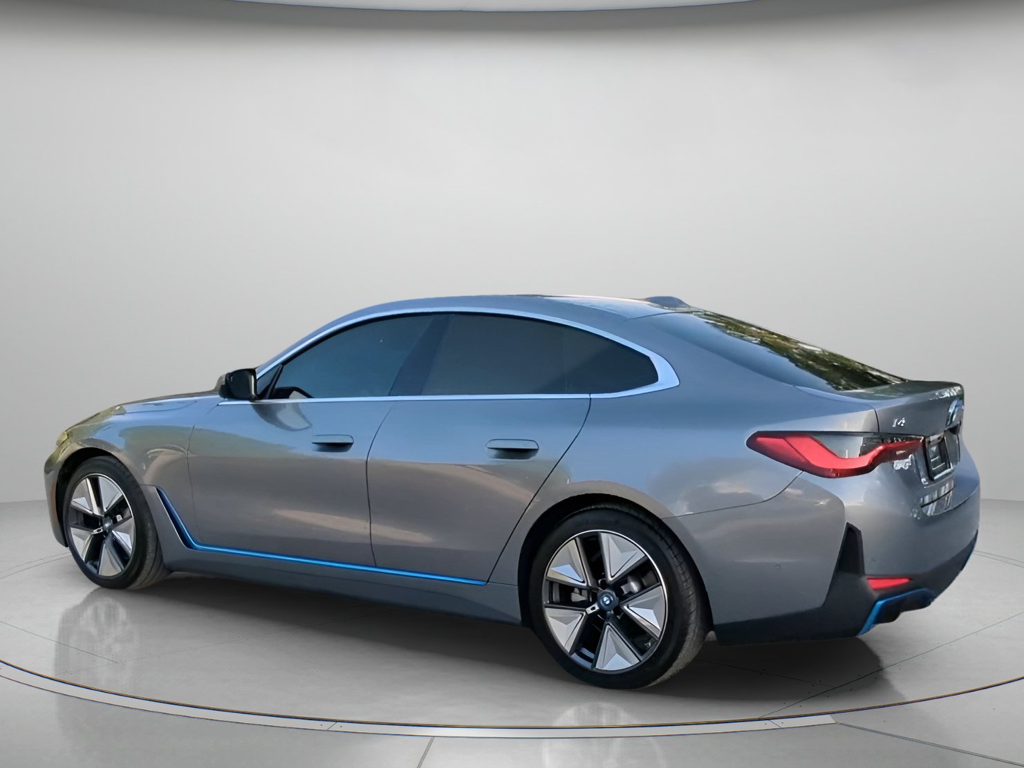 Used 2023 BMW i4 eDrive40 w/ Premium Package RWD image 19