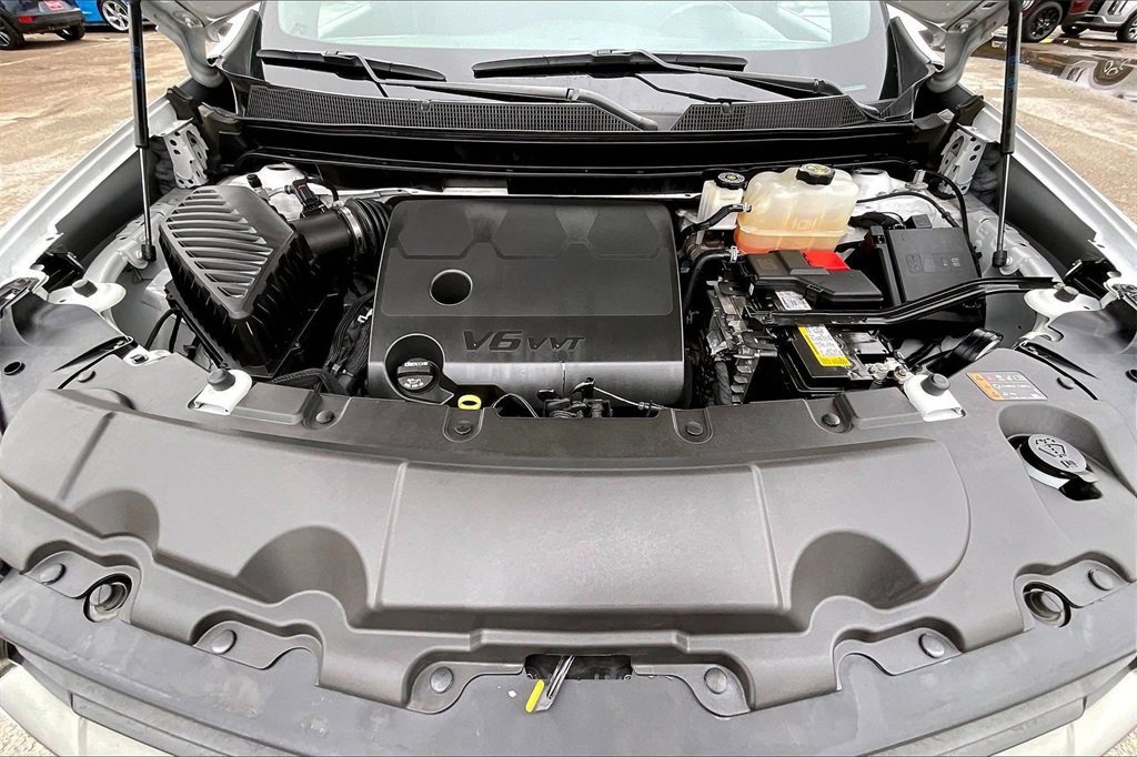 Used 2023 Chevrolet Traverse LT image 31