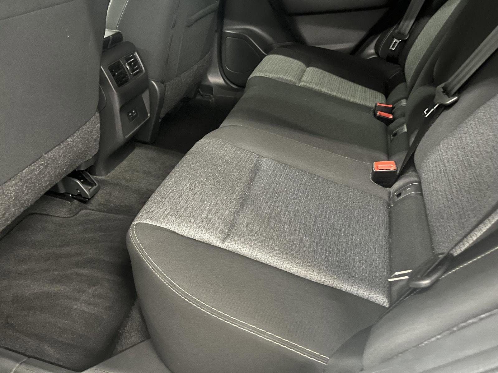 Used 2023 Nissan Rogue SV image 17