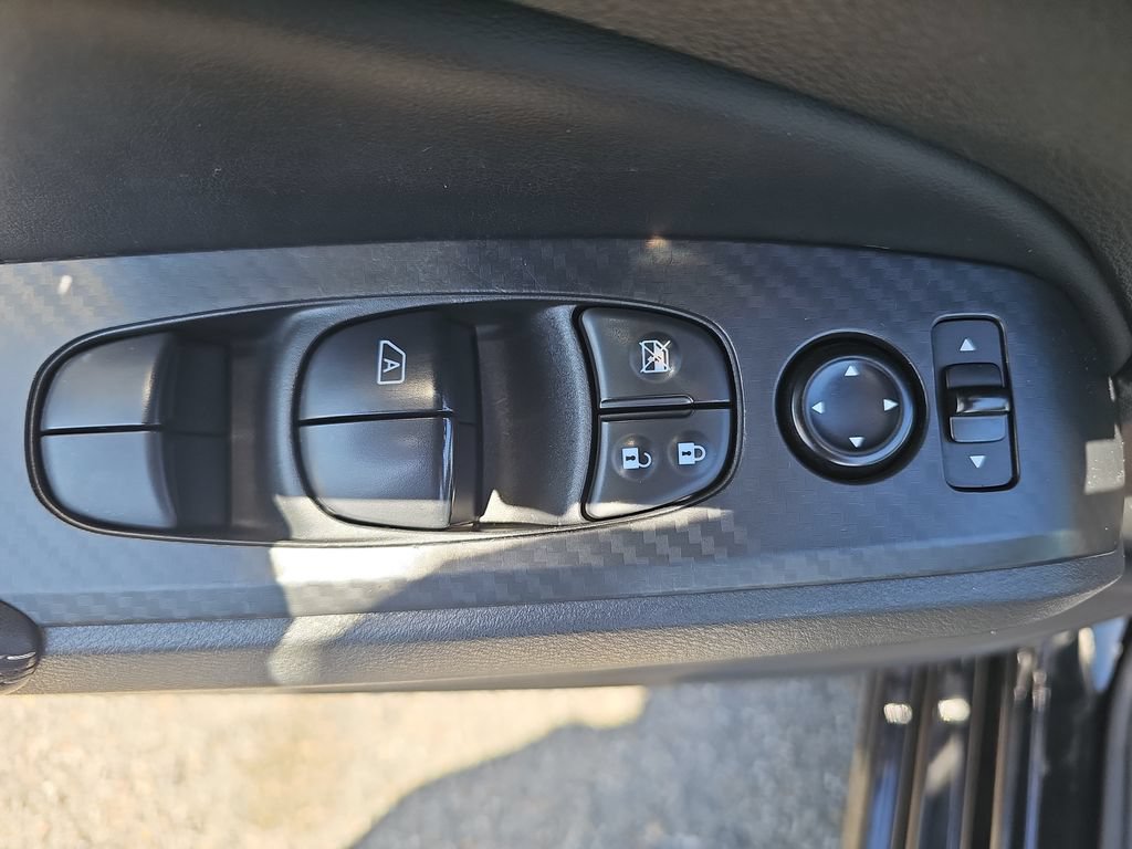 Used 2024 Nissan Altima 2.5 SV FWD image 25