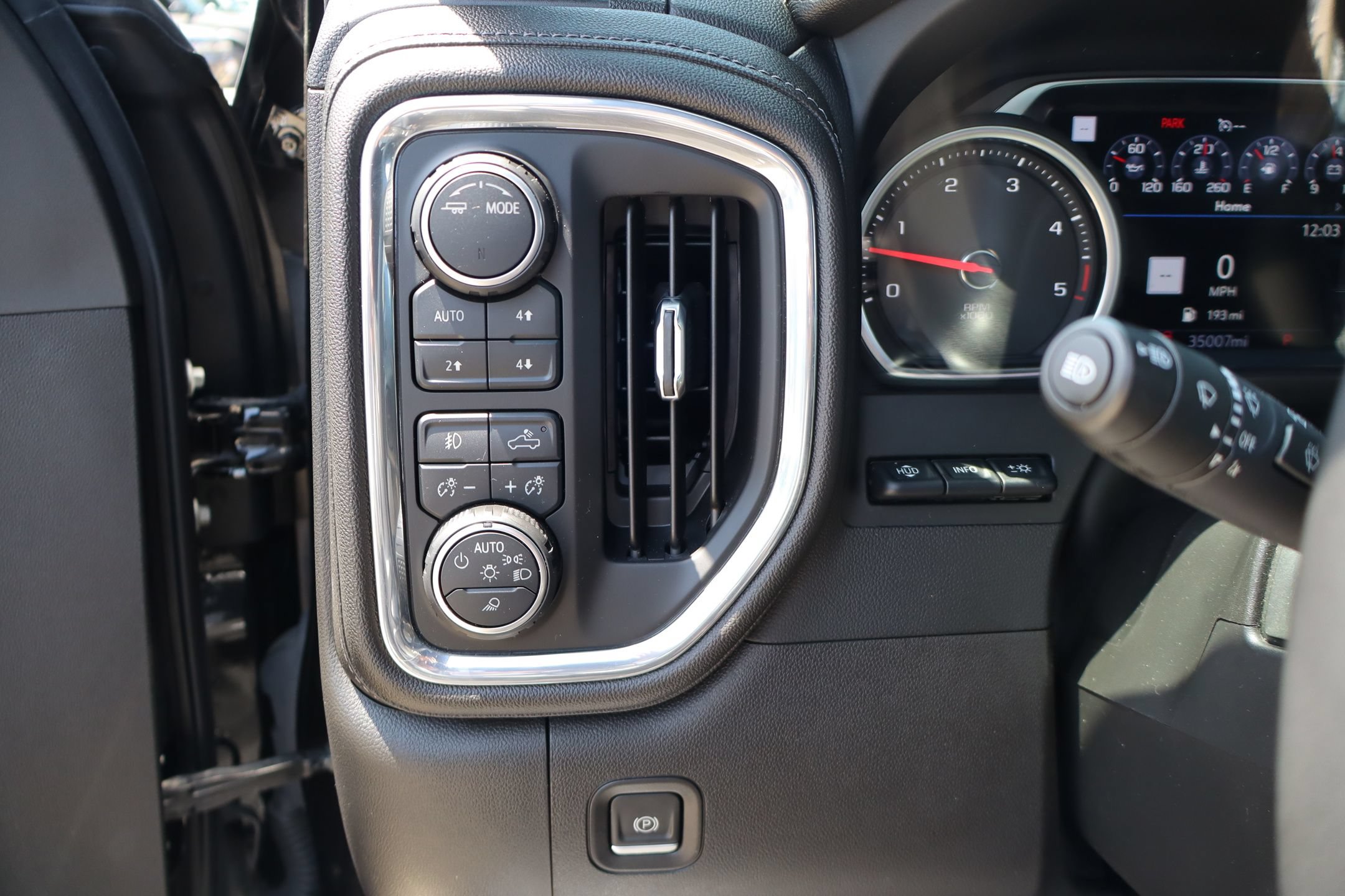 Used 2023 Chevrolet Silverado 3500 High Country AWD/4WD image 15