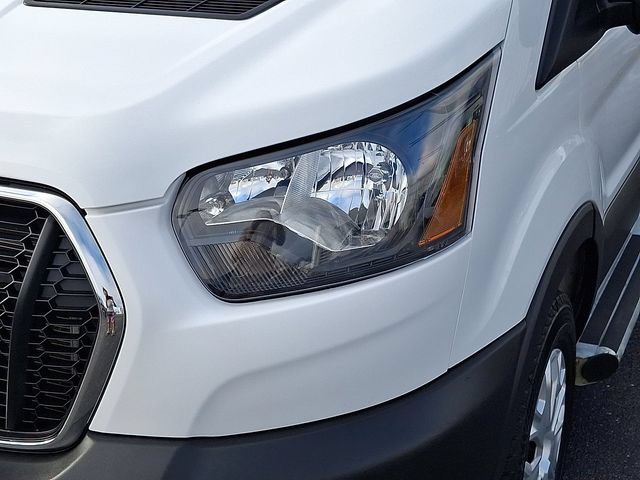 Certified 2025 Ford Transit 250 Low Roof w/ Exterior Upgrade Package RWD image 33