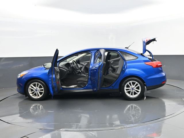 Certified 2018 Ford Focus SE w/ SE Winter Package FWD image 31