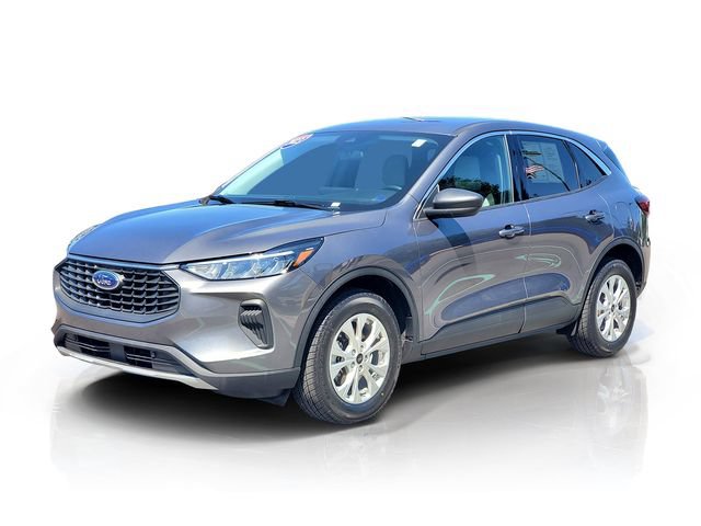 Certified 2023 Ford Escape Active w/ Tech Pack #1 AWD/4WD image 2