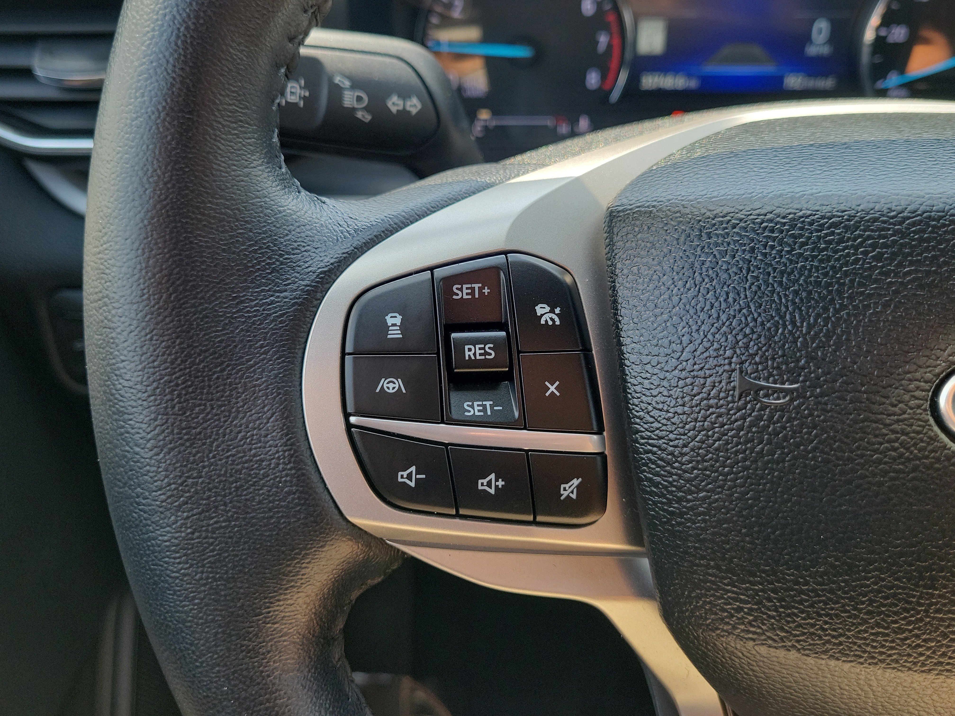 Certified 2022 Ford Explorer XLT w/ Equipment Group 202A image 27