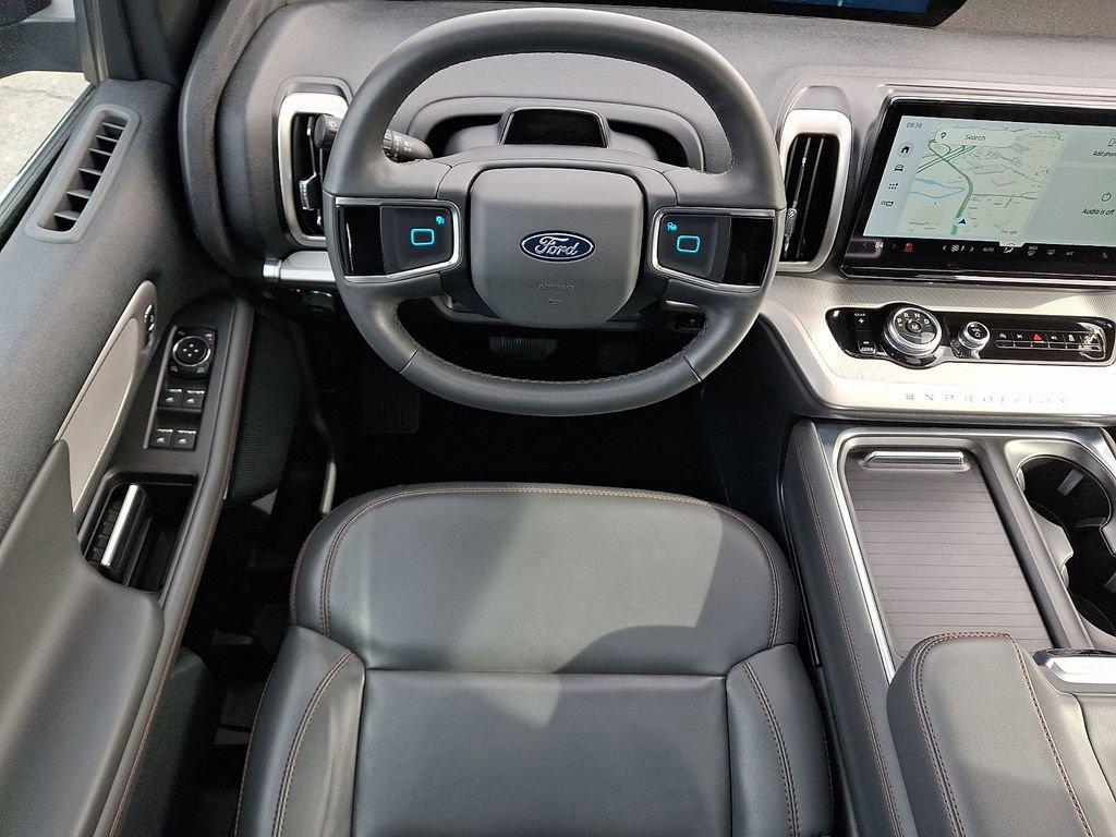 Certified 2025 Ford Expedition Active image 13