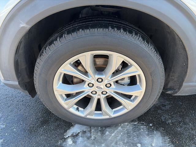 Certified 2022 Ford Explorer XLT w/ Equipment Group 202A image 16