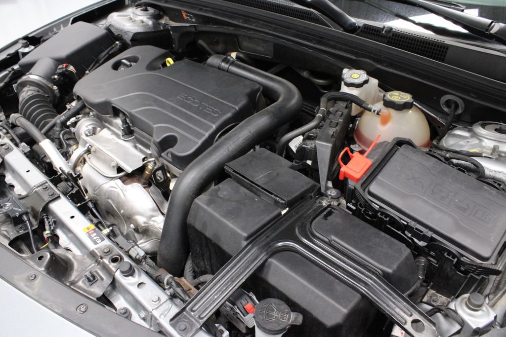 Used 2024 Chevrolet Malibu LT FWD image 15