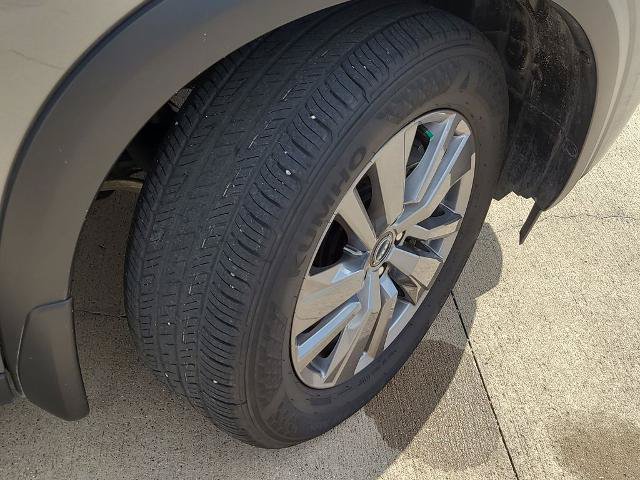 Used 2025 Nissan Pathfinder SV FWD image 7