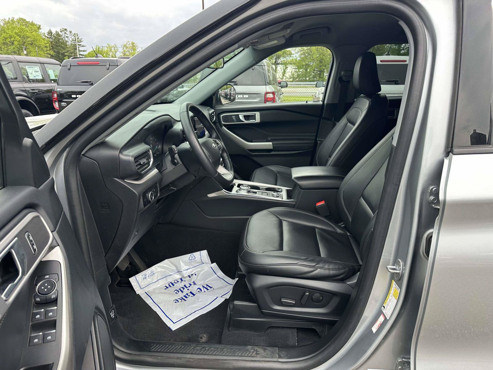 Certified 2023 Ford Explorer XLT w/ Equipment Group 202A AWD/4WD image 17