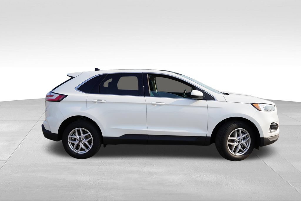 Certified 2024 Ford Edge SEL w/ Convenience Package AWD/4WD image 3