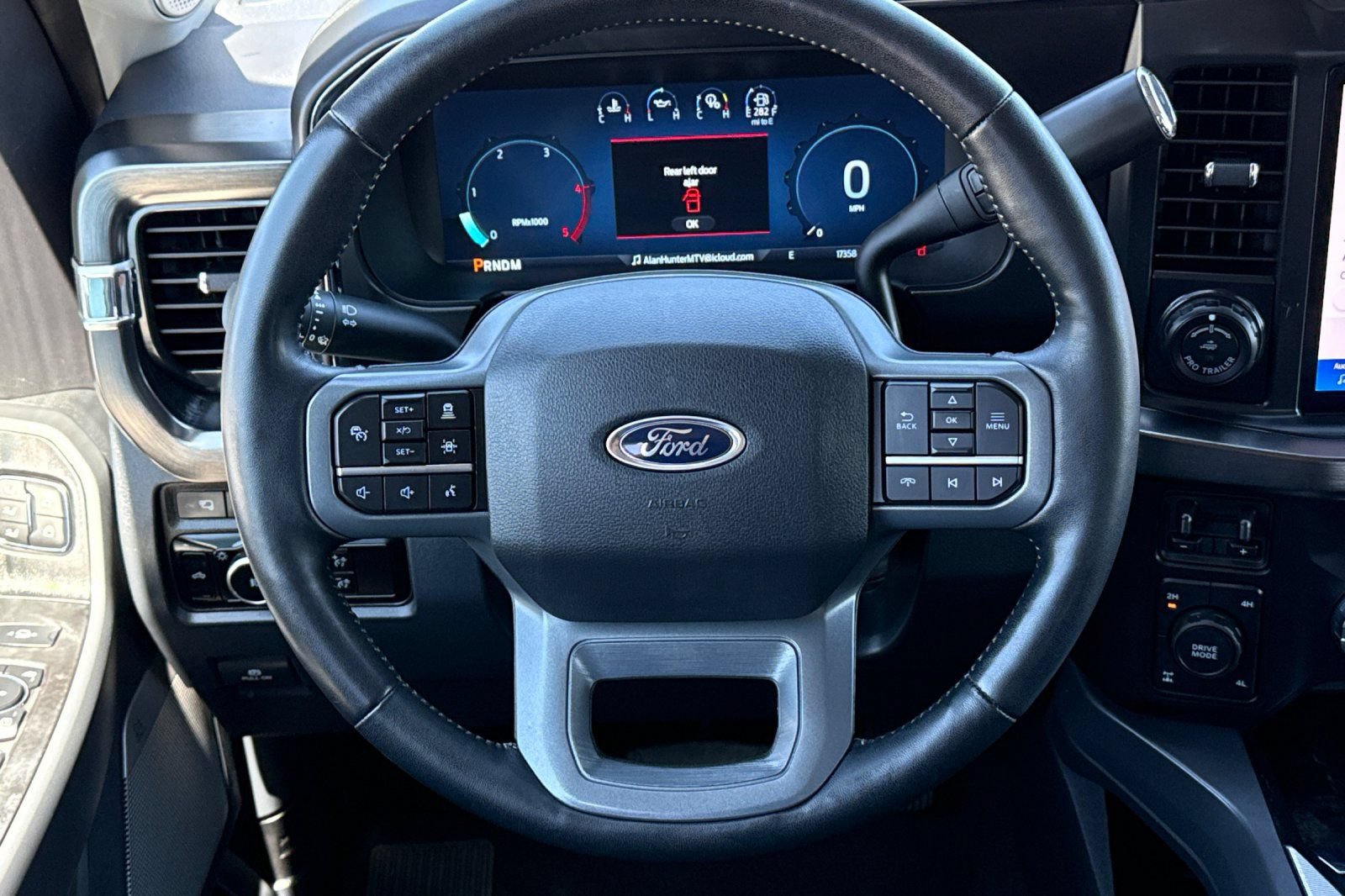 Certified 2024 Ford F250 Lariat w/ Lariat Ultimate Package AWD/4WD image 15