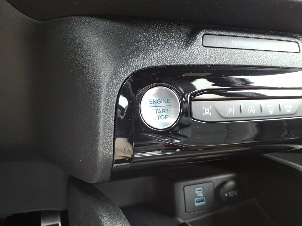 Certified 2023 Ford Escape ST-Line Elite AWD/4WD image 24