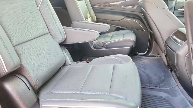 Used 2024 Cadillac Escalade Premium Luxury image 39