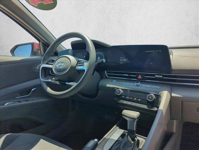 Used 2024 Hyundai Elantra SEL FWD image 27