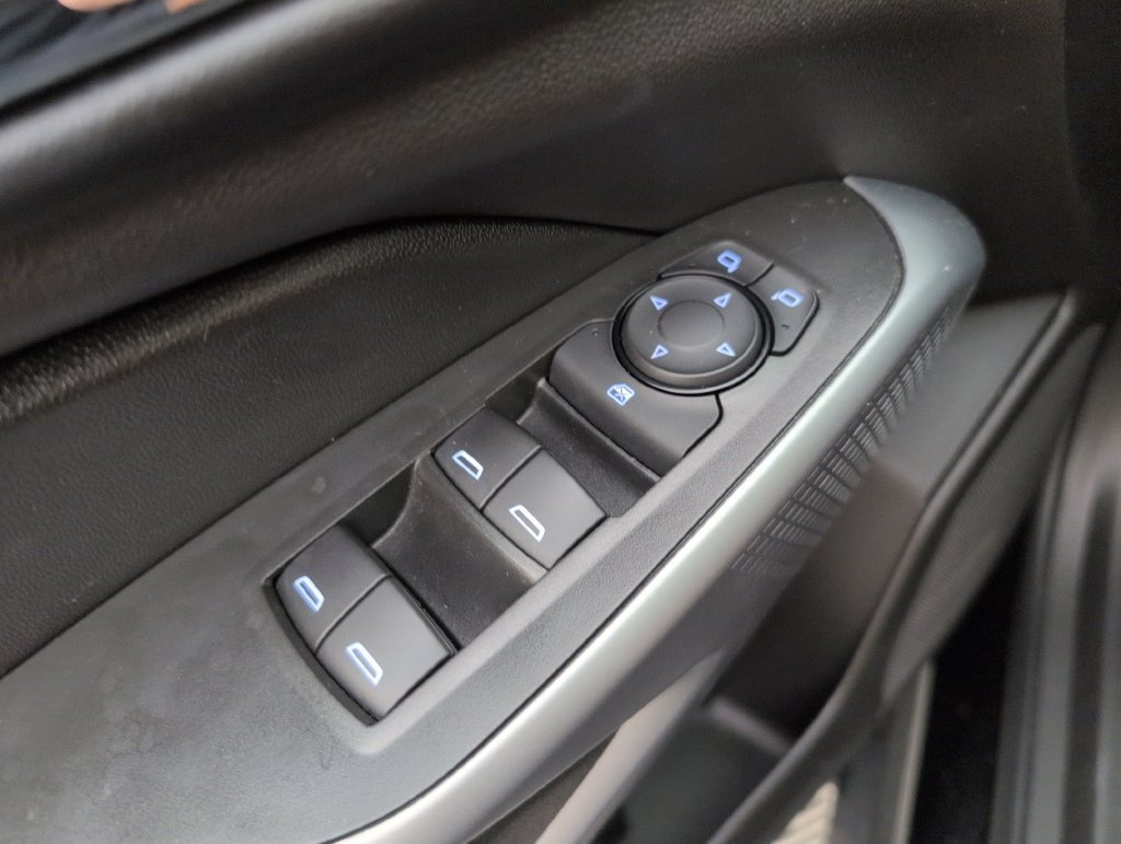 Used 2024 Chevrolet Trax RS FWD image 32