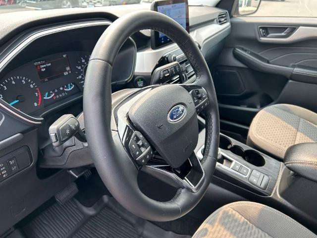 Certified 2022 Ford Escape SE w/ SE Sport Appearance Package AWD/4WD image 17