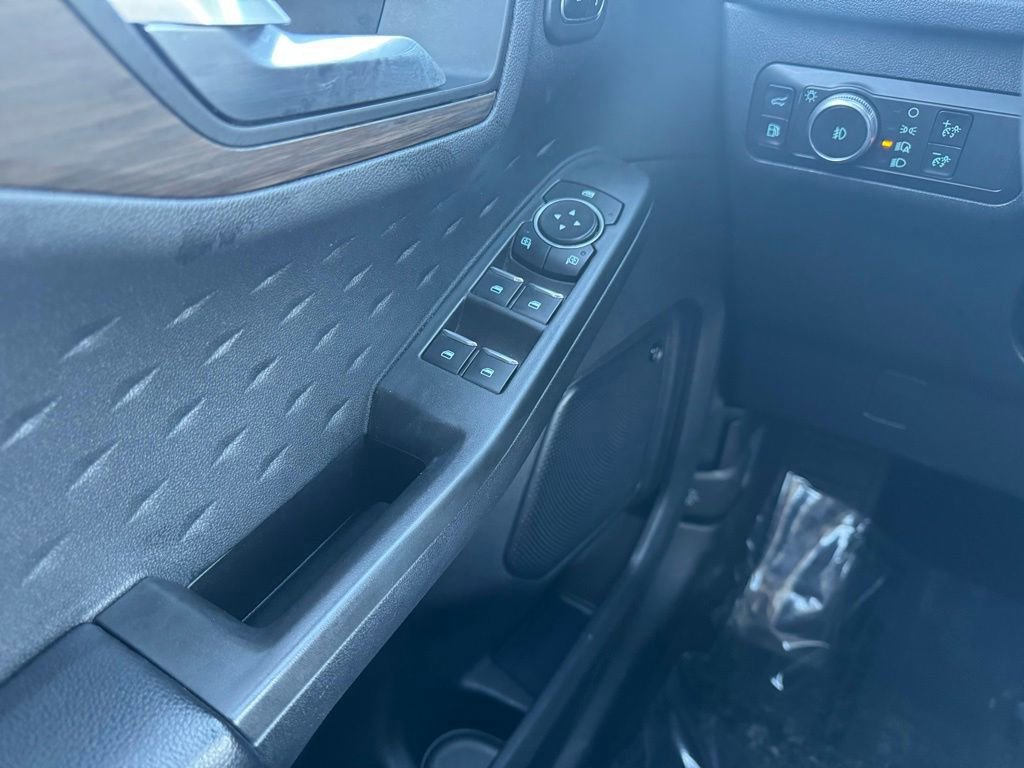 Certified 2020 Ford Escape Titanium AWD/4WD image 34