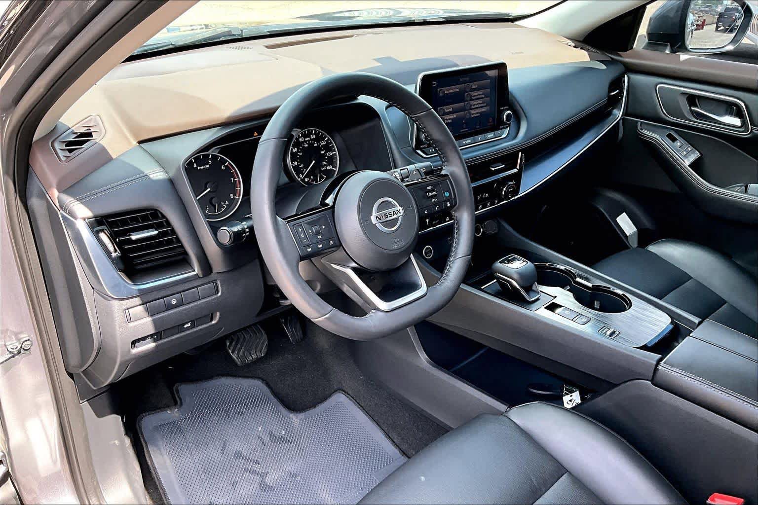 Used 2021 Nissan Rogue SV w/ Premium Package FWD image 18