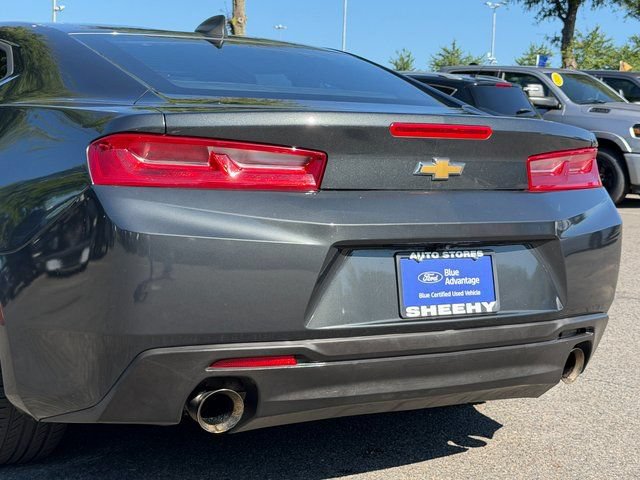 Used 2018 Chevrolet Camaro LT RWD image 29