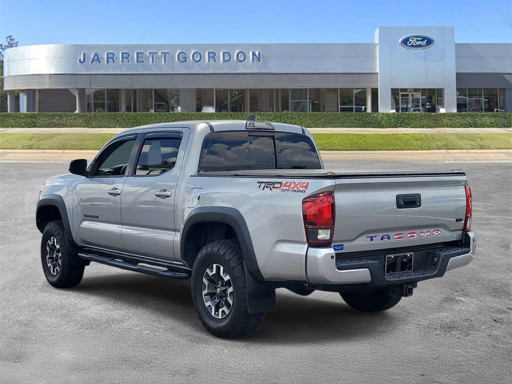 Used 2019 Toyota Tacoma TRD Off-Road AWD/4WD image 3