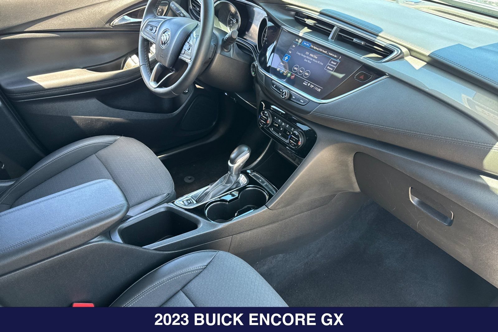Used 2023 Buick Encore GX Select w/ Sport Touring Package FWD image 18