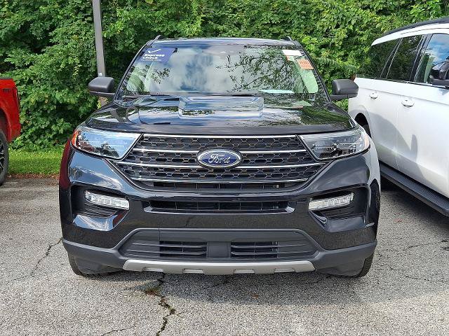 Certified 2024 Ford Explorer XLT w/ Equipment Group 202A AWD/4WD image 2