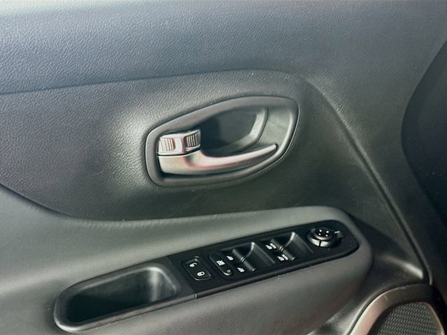 Used 2022 Jeep Renegade Latitude image 21