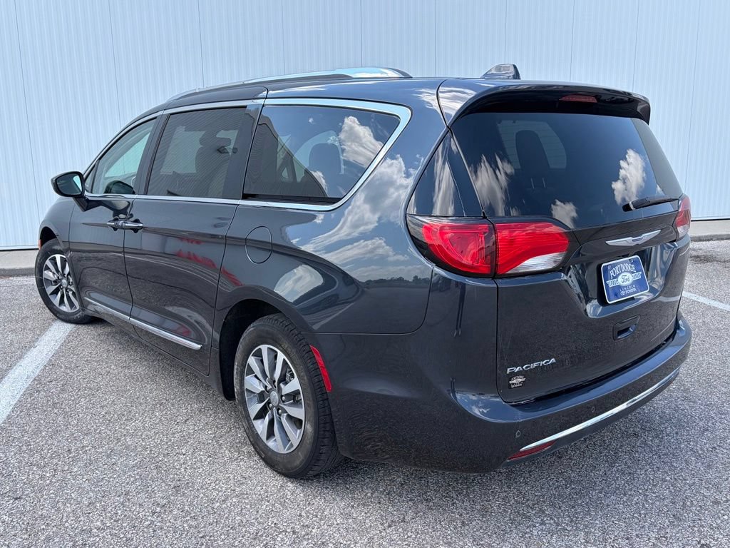 Used 2020 Chrysler Pacifica Touring-L Plus FWD image 5