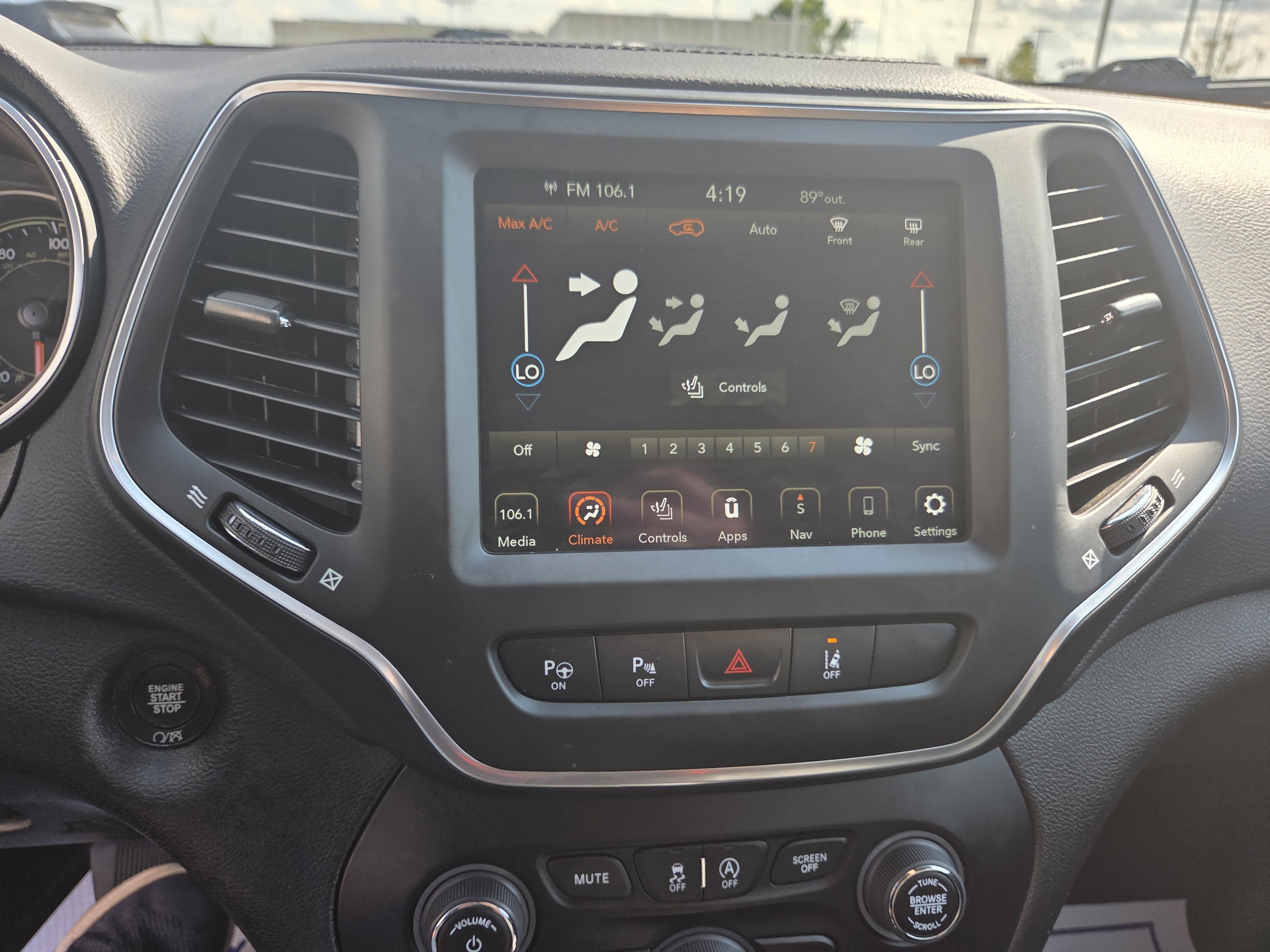 Used 2023 Jeep Cherokee Altitude Lux AWD/4WD image 15