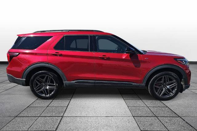 Certified 2025 Ford Explorer ST-Line w/ ST-Line Street Pack AWD/4WD image 4