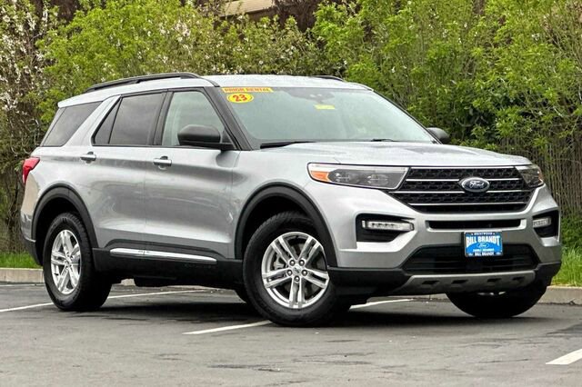 Certified 2023 Ford Explorer XLT w/ Equipment Group 202A image 2