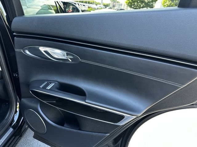 Used 2024 Genesis GV70 2.5T AWD/4WD image 40