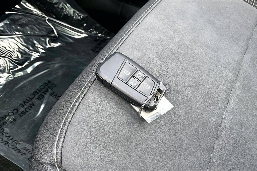 Used 2024 Volkswagen Taos SE FWD image 12