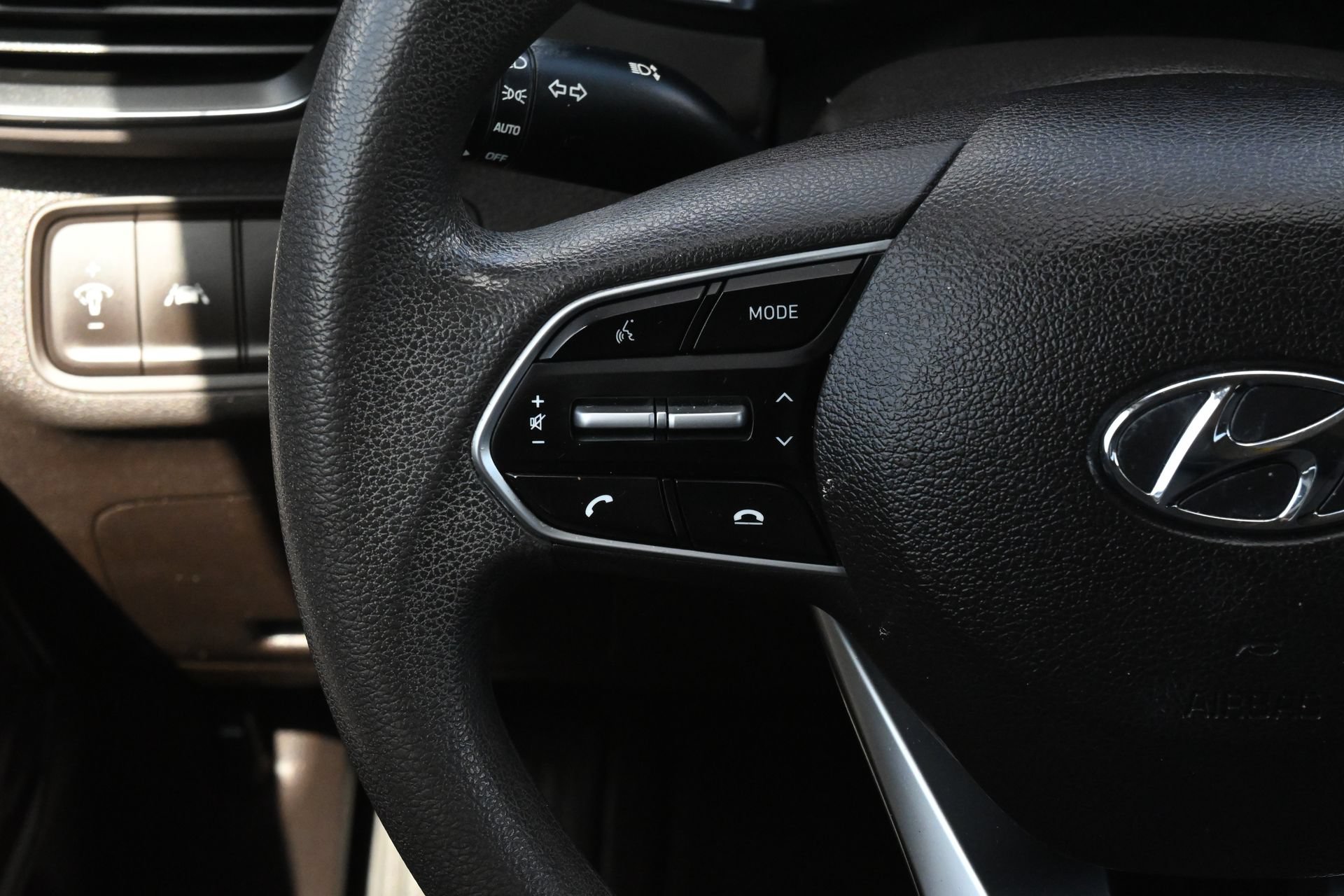 Used 2020 Hyundai Santa Fe SE w/ Cargo Package FWD image 7