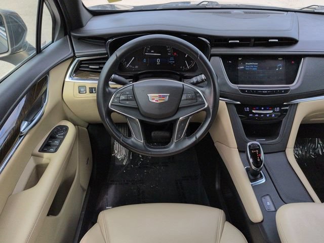 Used 2019 Cadillac XT5 FWD image 16