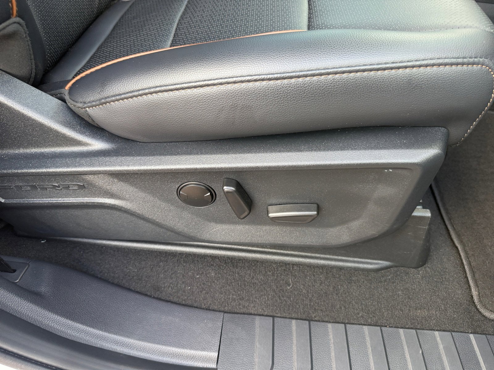 Certified 2025 Ford F250 Lariat w/ Lariat Ultimate Package image 31